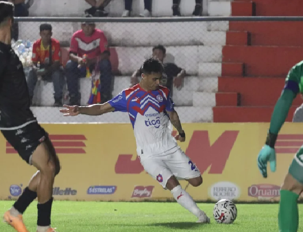 Cerro logra un agónico empate