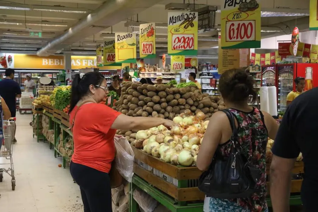 Gobierno evalúa medidas a corto plazo para bajar precios de alimentos