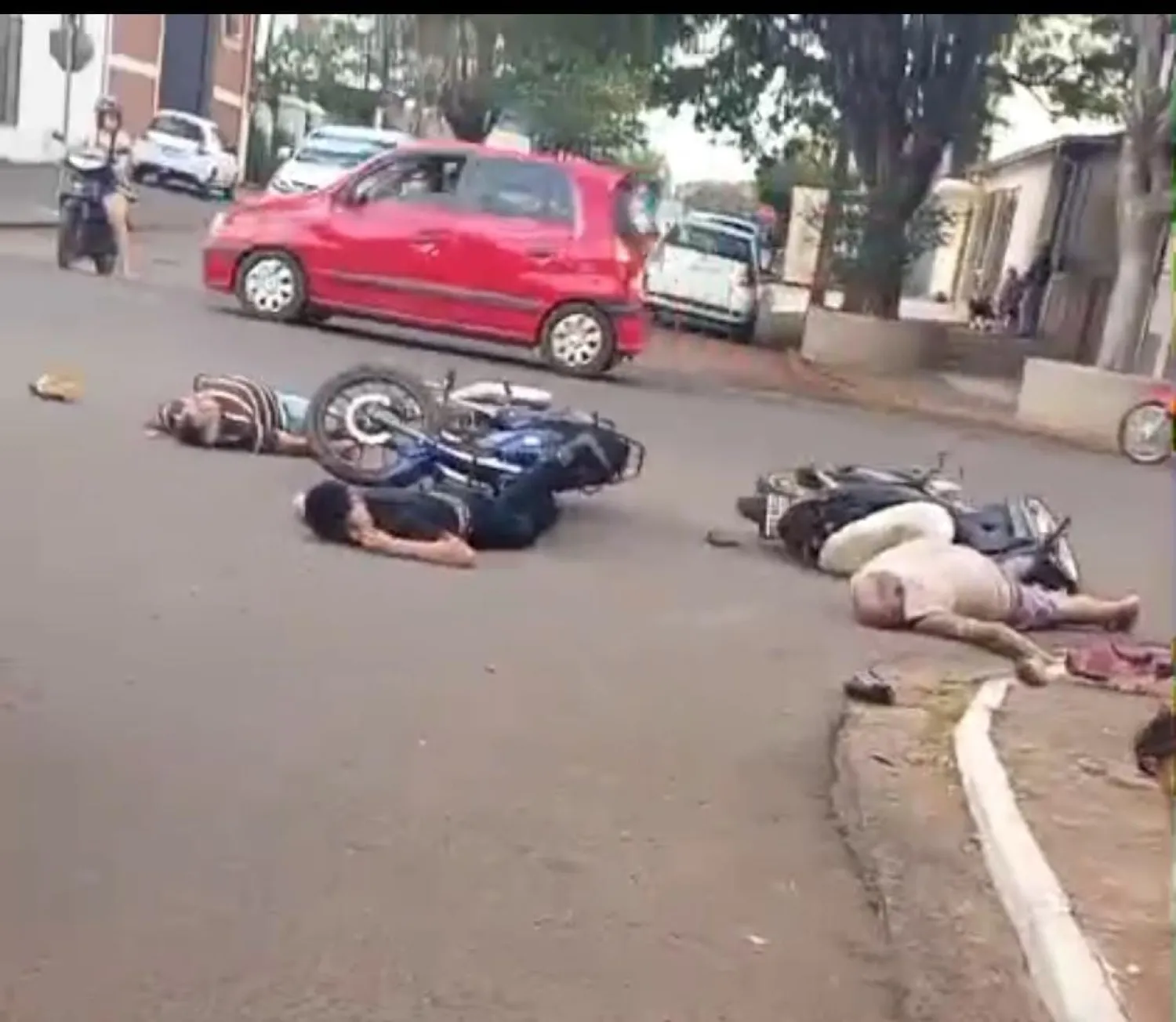 Choque de motocicletas en Pedro Juan Caballero deja dos heridos