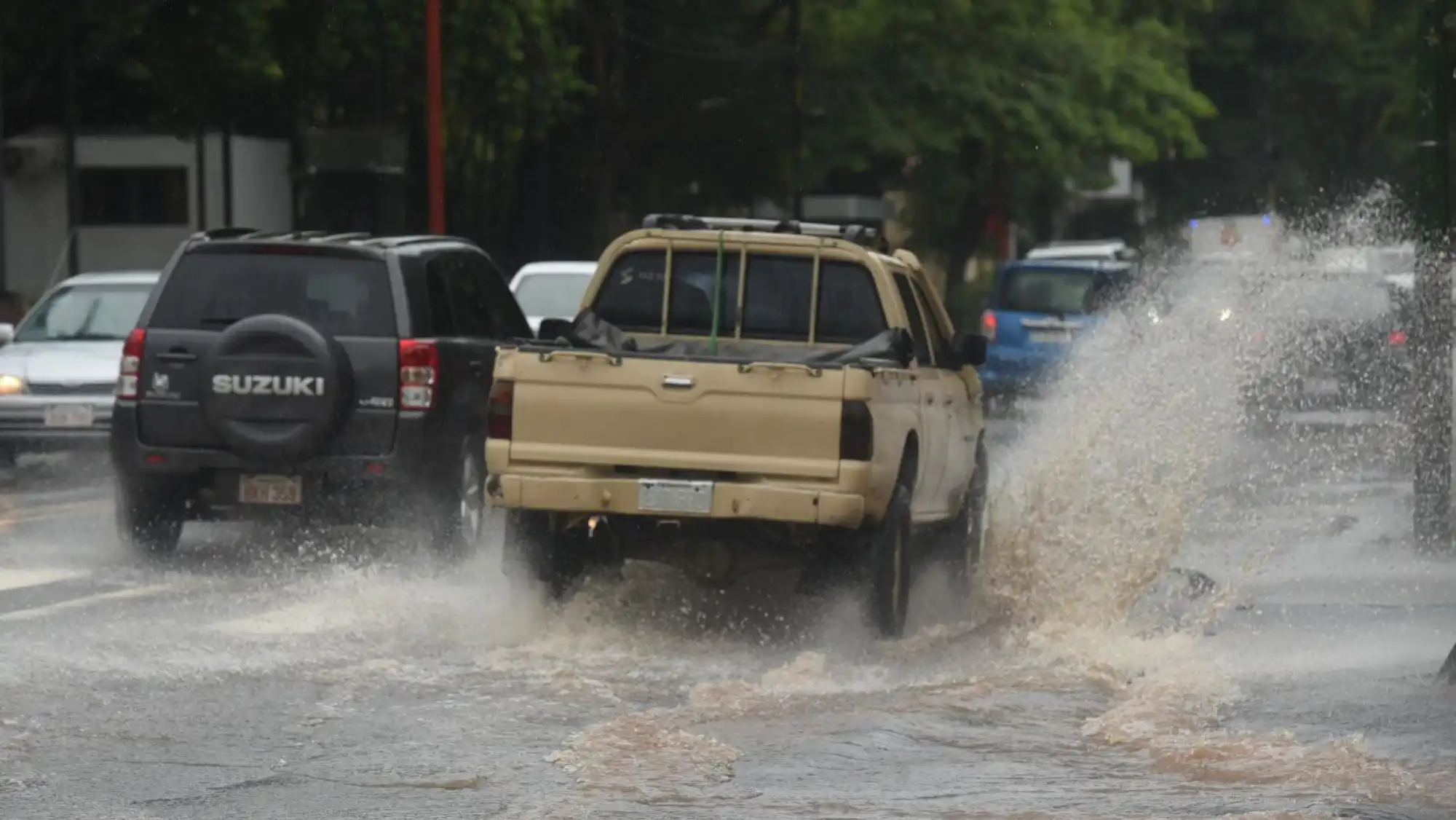 Lunes caluroso, con posibles lluvias y tormentas en el Norte y Chaco, prevé Meteorología