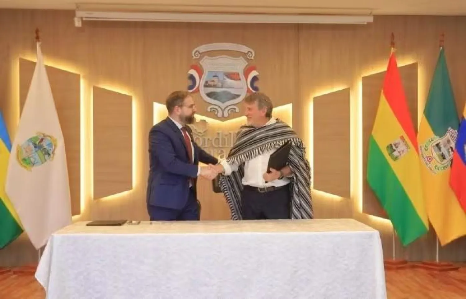 Ministerio y Gobernación firman convenio para reinserción social en Cordillera