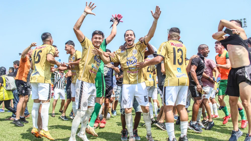 12 de Octubre de Santo Domingo es el campeón de la C