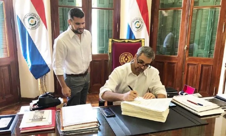 Presidente otorga asueto para funcionarios públicos por fiestas de fin de año