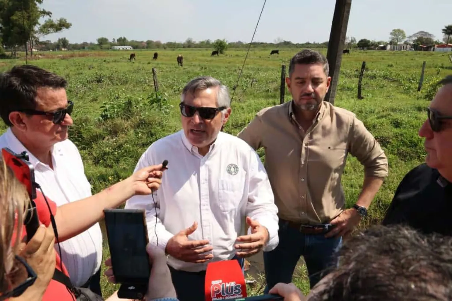 Vicepresidente anuncia construcción de 17 colegios modernos, uno por cada departamento