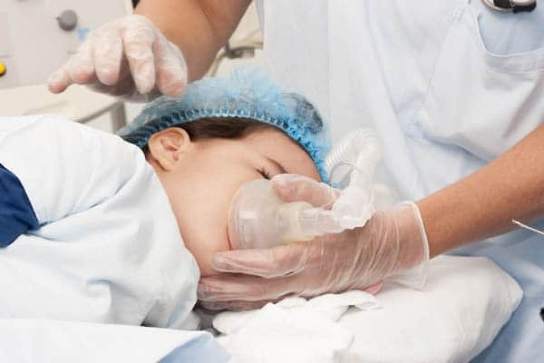 Dos menores de 1 año internados por covid-19 en Hospital Regional de