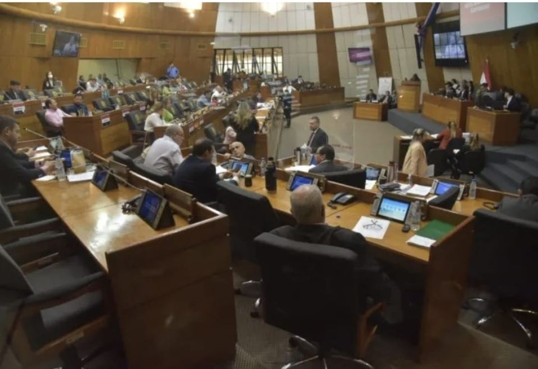 Diputados retomará estudio de pedido de juicio político a Quiñónez el lunes
