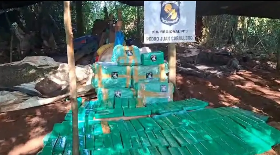 Destruyen 1.900 kilos de marihuana en un colonia de Pedro Juan Caballero