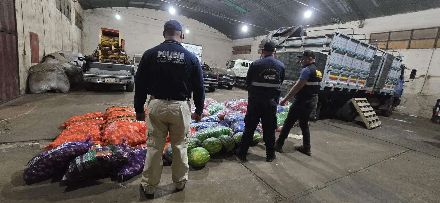 Incautan camión con mercadería de contrabando en puesto de control de Chiriguelo