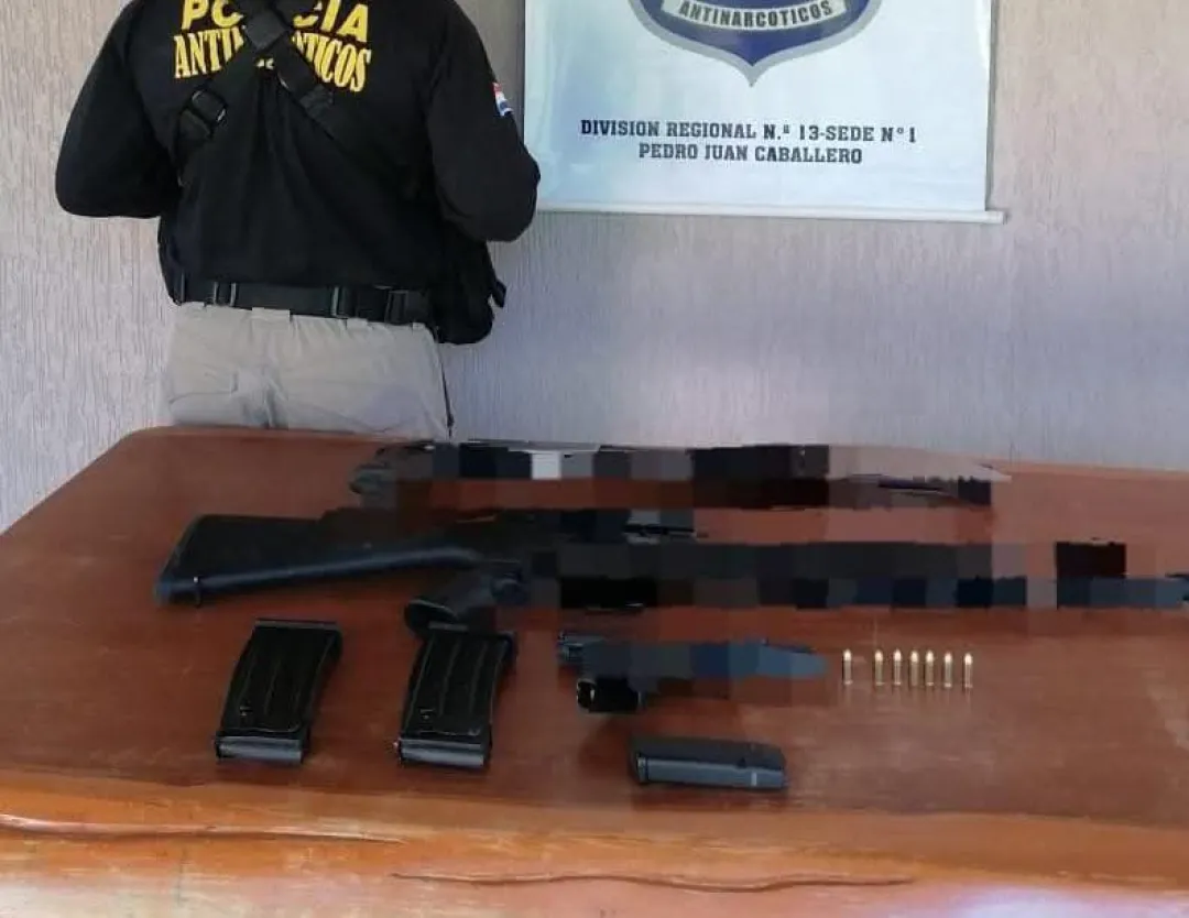 En allanamiento de vivienda en búsqueda de drogas incautan armas de fuego en Zanja Pytã