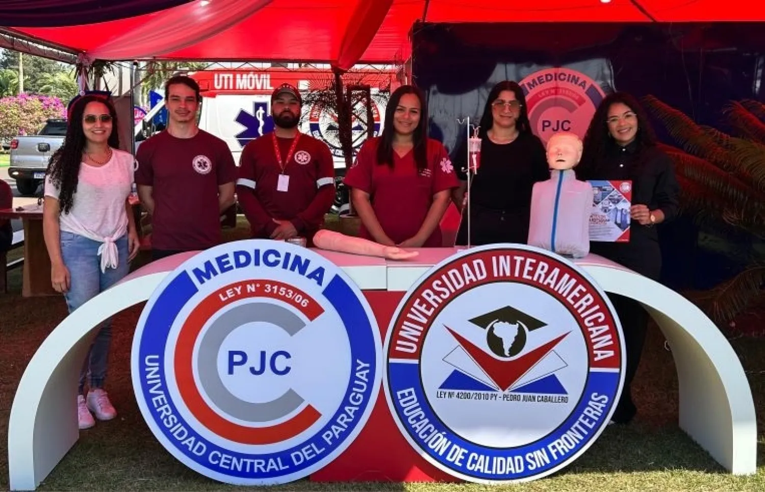 Universidades Interamericana y UCP brindan atención médica en el Black Friday en PJC