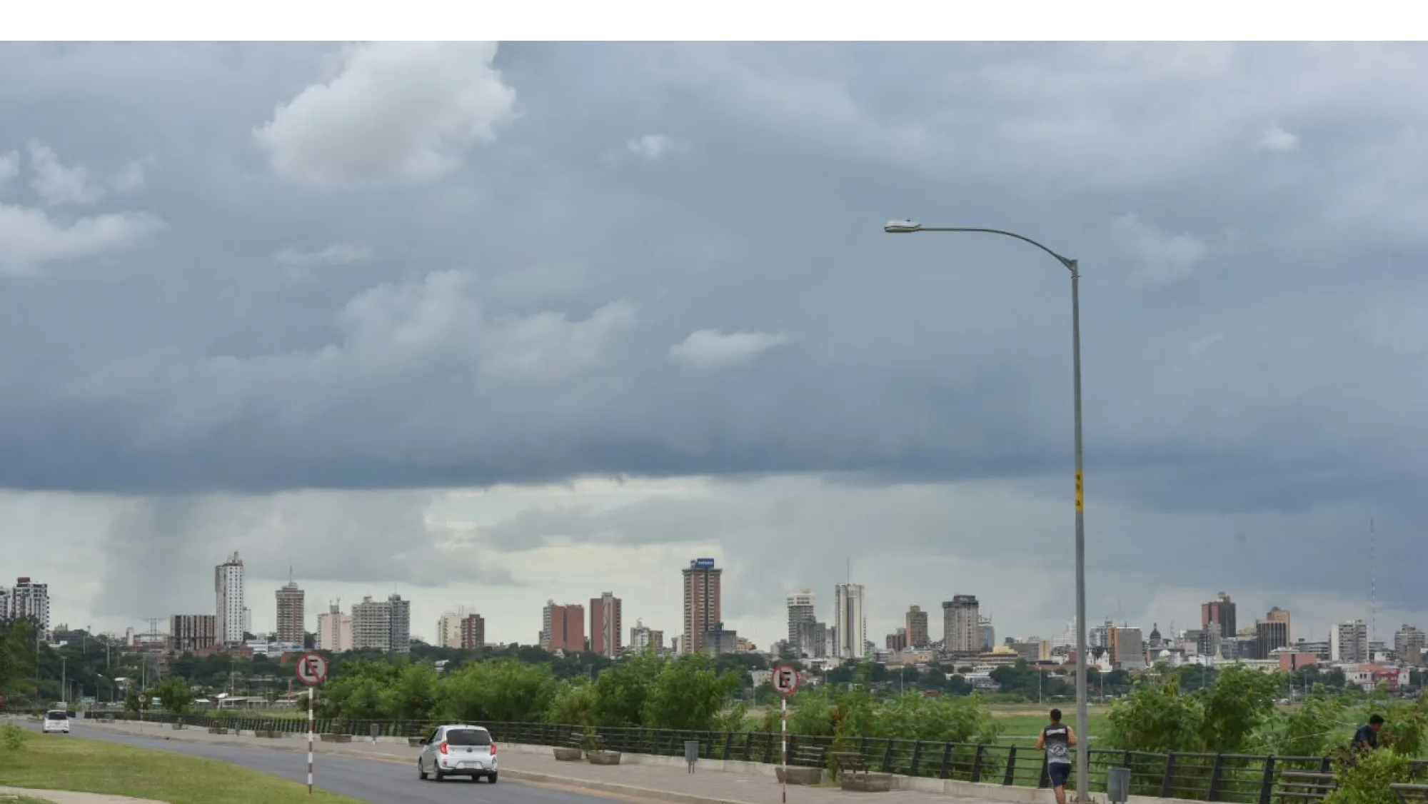 Meteorología prevé un martes caluroso con lluvias y tormentas