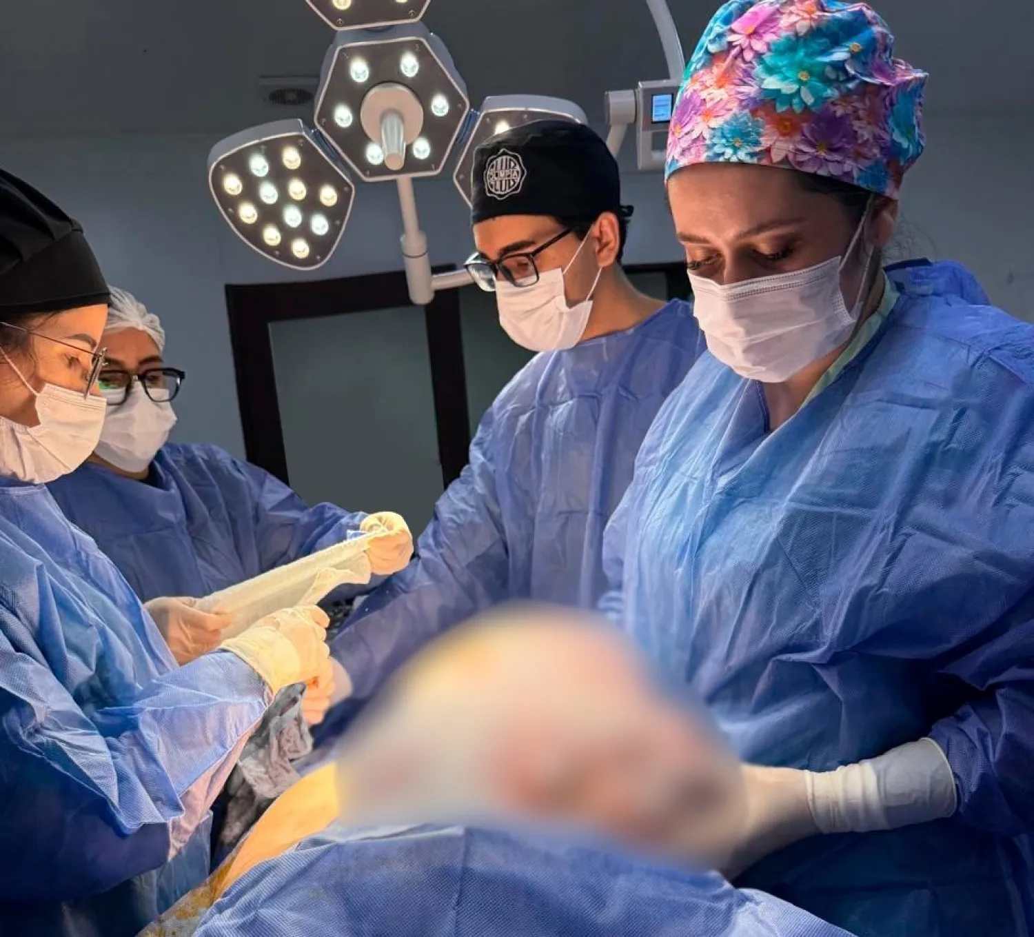 Equipo del Hospital Regional de PJC extirpa tumor gigante de ovario sin complicaciones