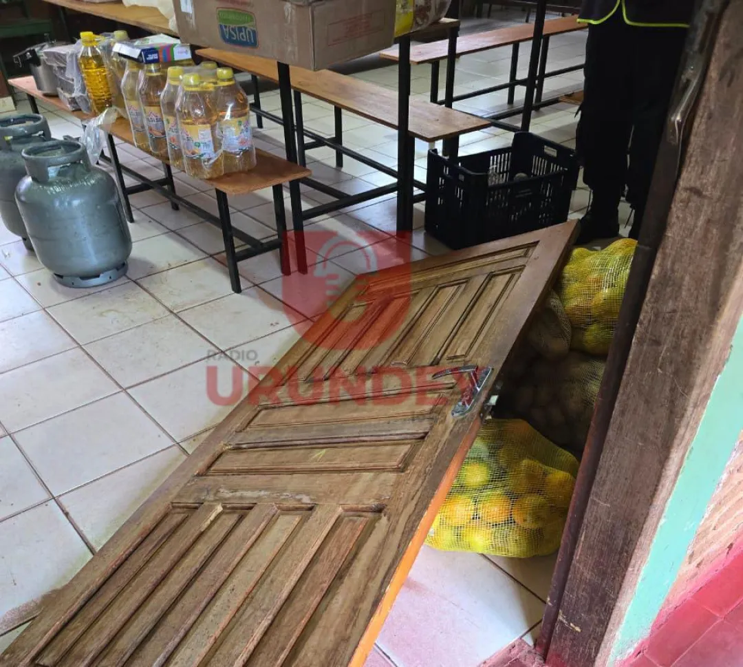 PJC: Delincuentes derriban puerta de la cocina de una escuela y hurtan mercaderías