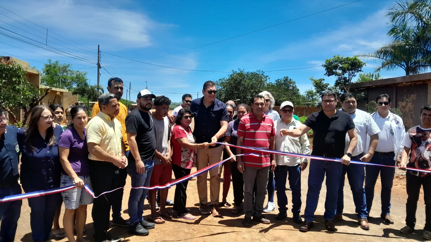 Gobernación inaugura más de 4.000 metros cuadrados de empedrado en el barrio Portal 2