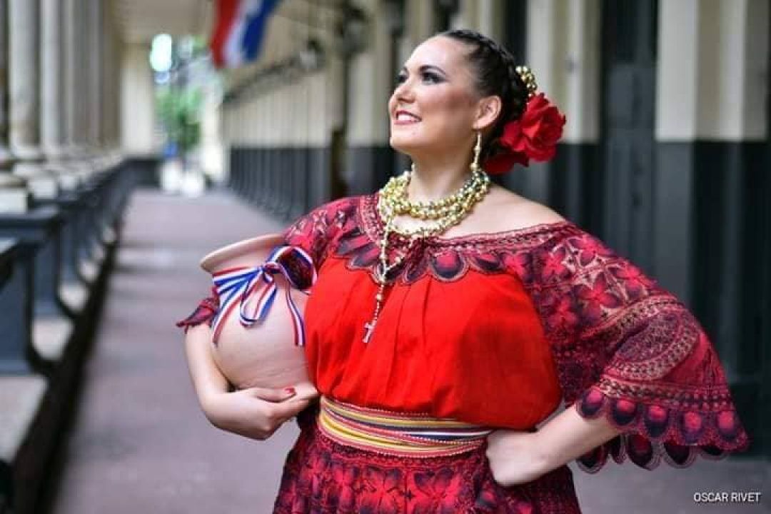 Poeta resaltó a las paraguayas en el Día Internacional de Mujer