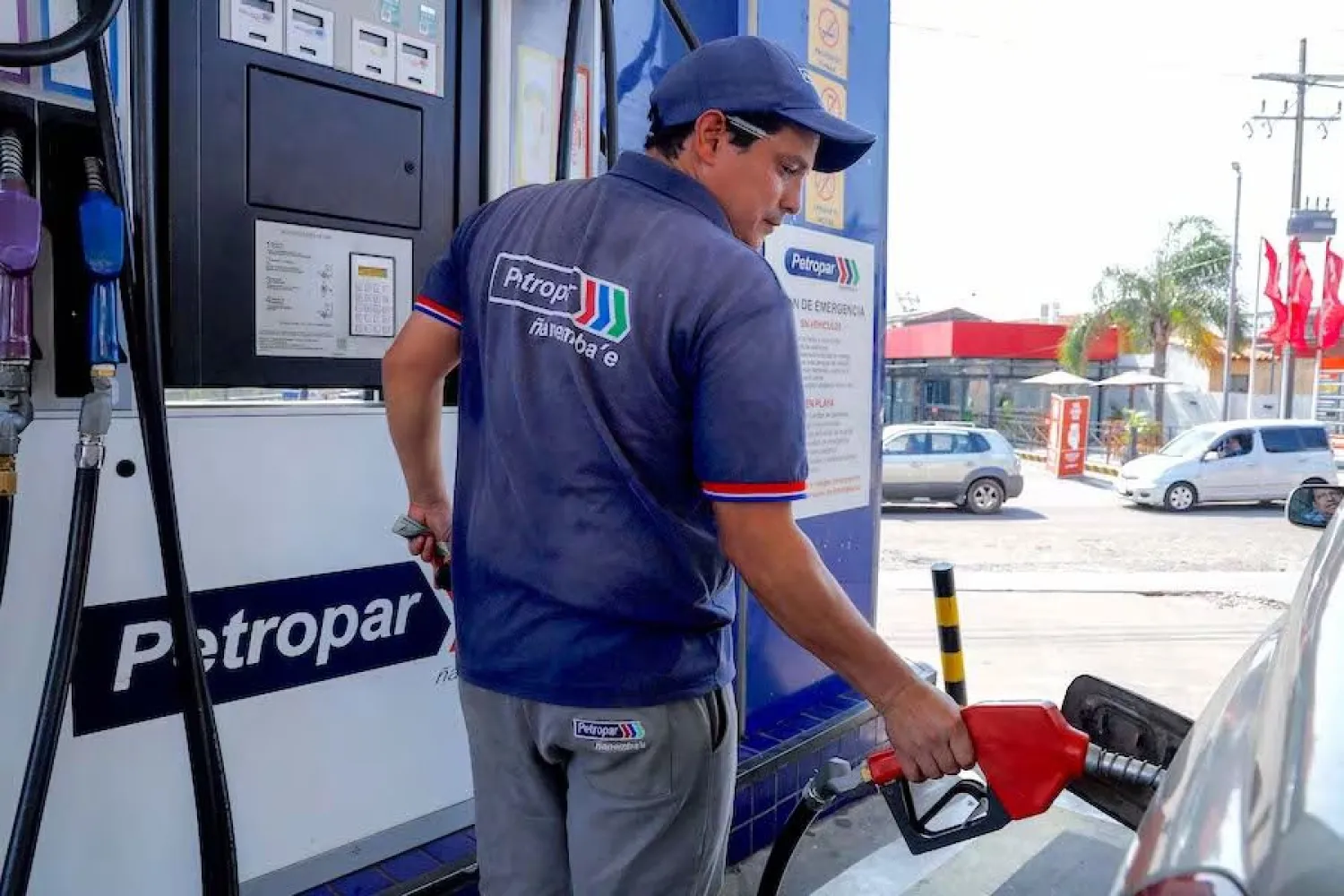 Peña anuncia nueva reducción del precio de combustible