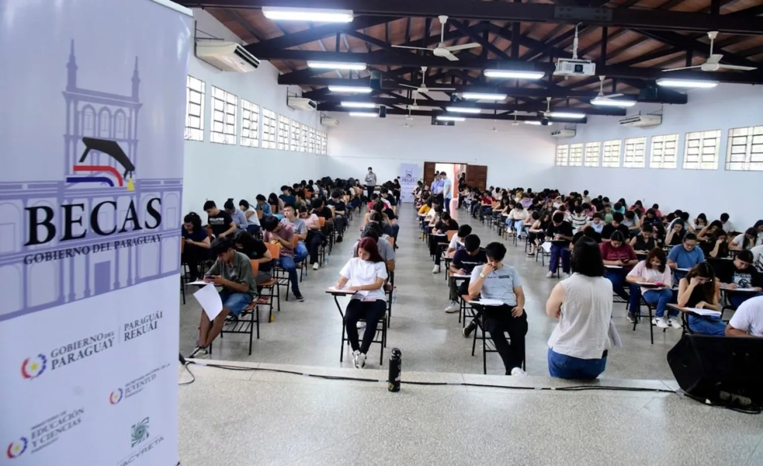 Registran casi 20 mil postulantes para las becas universitarias 2026