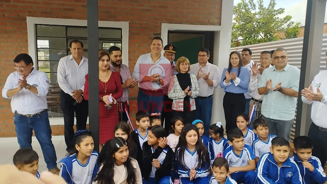 Gobernación inaugura sala para Educación Escolar Básica en escuela de la colonia Mafussi de PJC