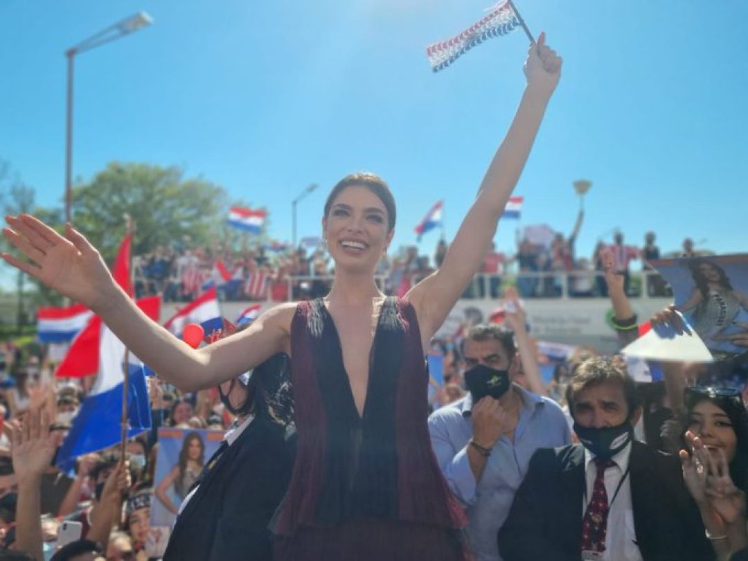 "Ganamos porque llegamos muy lejos", resalta Nadia Ferreira en su arribo a Paraguay