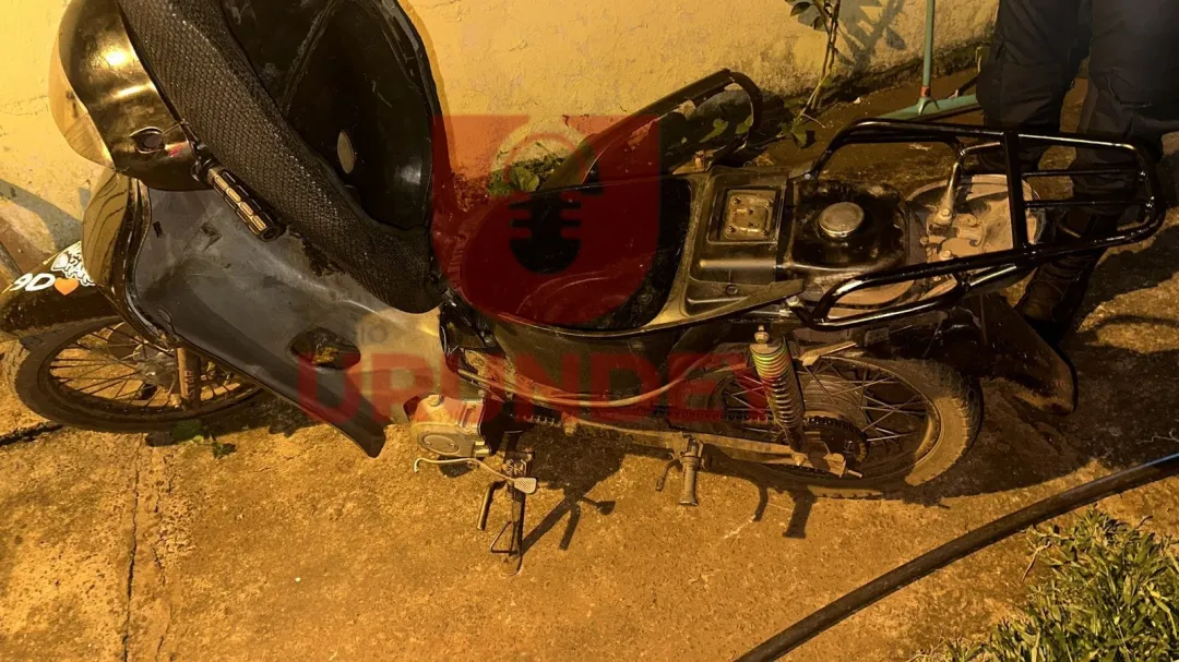 Tres sujetos caen de una motocicleta y la abandonan tras intento de hurto en PJC