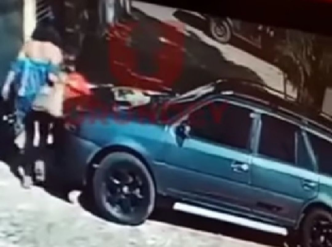 Mujer intentó incendiar vehículo de un taxista en el barrio Gral. Díaz