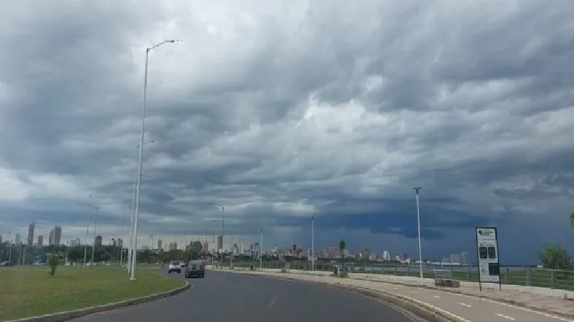 Viernes cálido a caluroso con lluvias y ocasionales tormentas