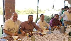 Velázquez se reunió con Santi Peña y hablaron de unidad y pacto cicatriz