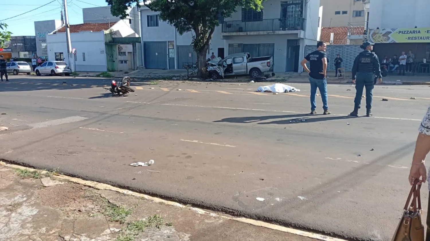 Motociclista paraguayo fallece en violento accidente en el centro de Ponta Porã