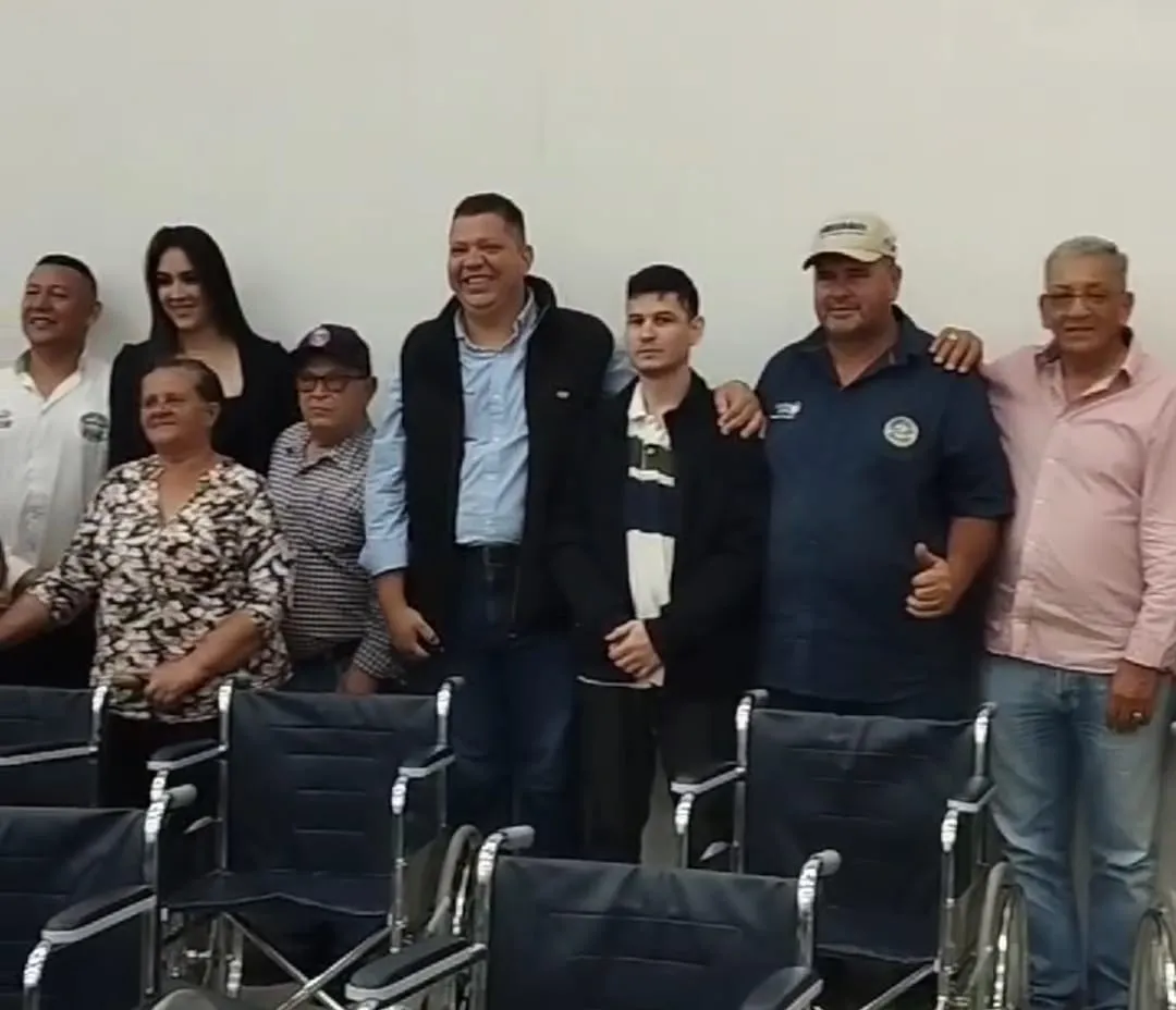 Gobernación de Amambay hizo entrega de 26 sillas de ruedas