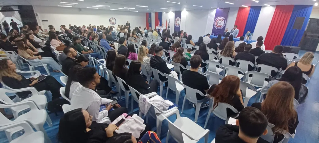 Más de 600 alumnos de Medicina UCP-PJC defienden sus trabajos finales de graduación