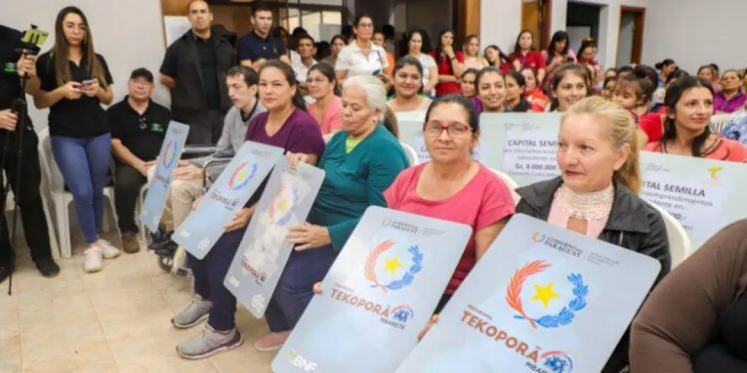 El enfoque social: Un pilar fundamental del gobierno de Santiago Peña