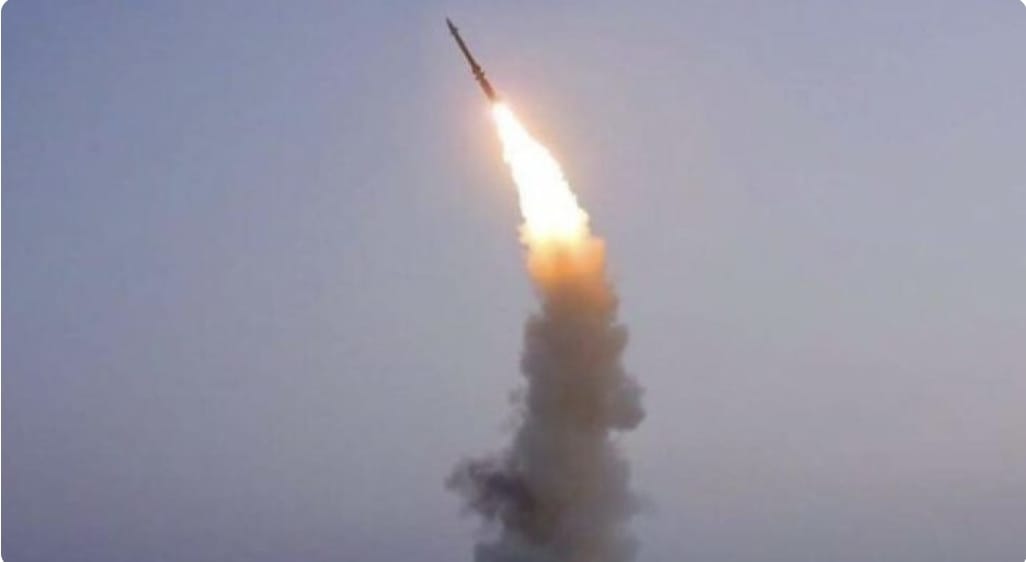 Corea del Norte dispara un misil balístico no identificado