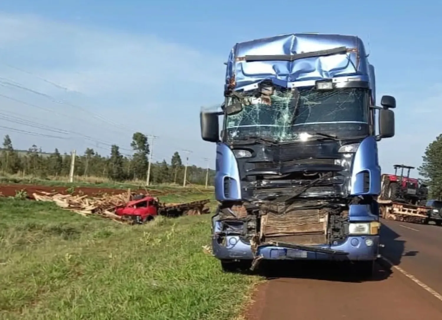 Colisión entre camiones en Pedro Juan Caballero deja solo daños materiales
