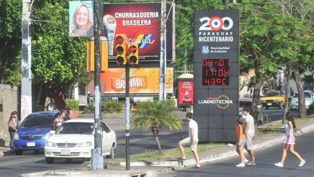 Tiempo caluroso y húmedo persiste este sábado, con posibles tormentas