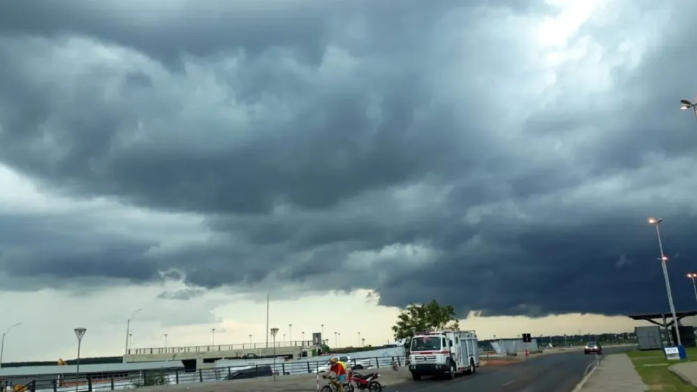 Meteorología prevé un martes cálido, con lluvias y tormentas