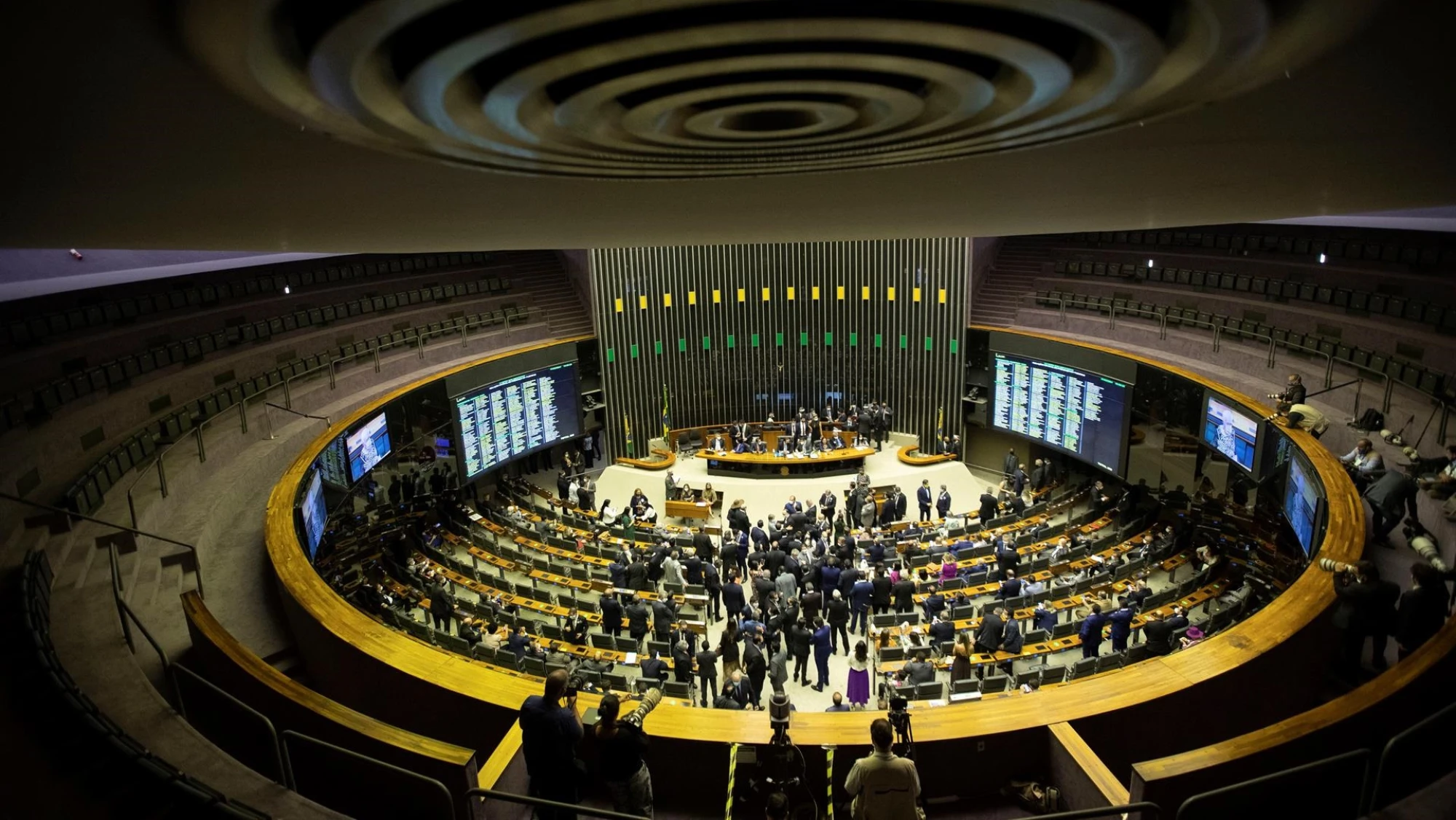Diputados impulsan proyecto que busca vetar el casamiento homosexual en Brasil