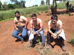 Indígenas capturaron a tres policías en Canindeyú y los obligaron a carpir
