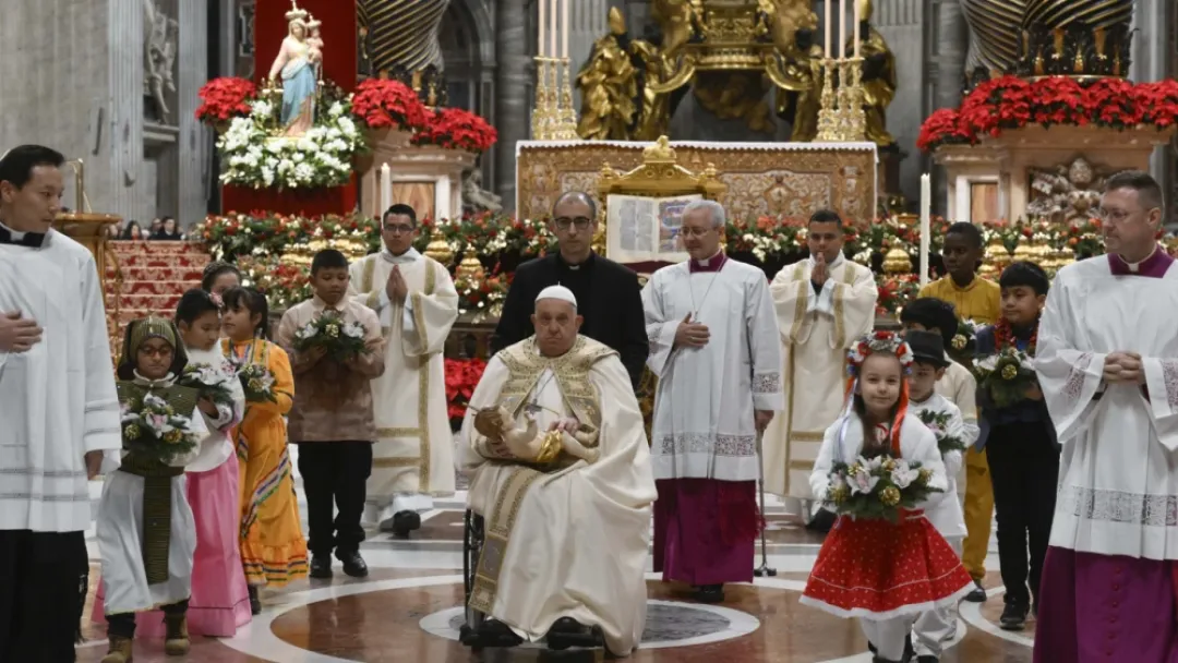 Papa Francisco pide en el mensaje de Navidad que callen las armas en Ucrania y en Oriente Medio