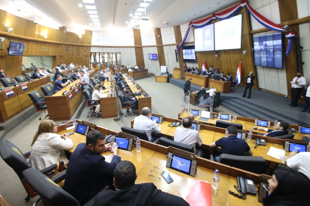 Diputados reanudan hoy sesión faltando un solo voto para iniciar pedido de juicio a Fiscal General