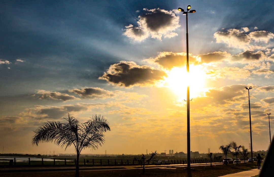 Meteorología prevé día caluroso para este jueves