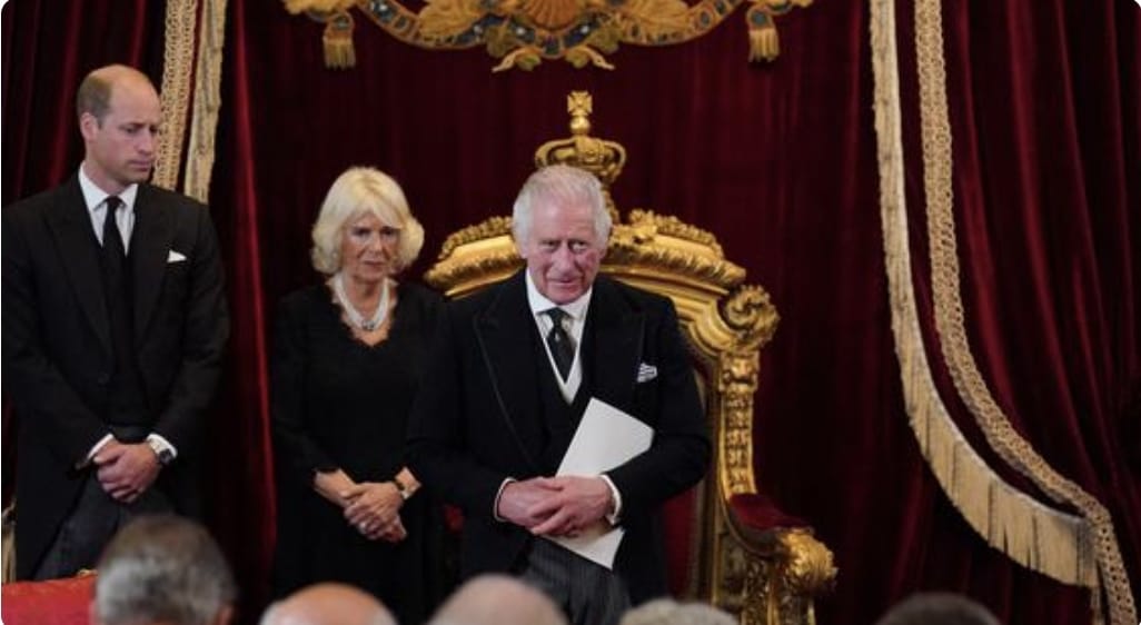 Carlos III es proclamado oficialmente nuevo rey en sucesión de Isabel II