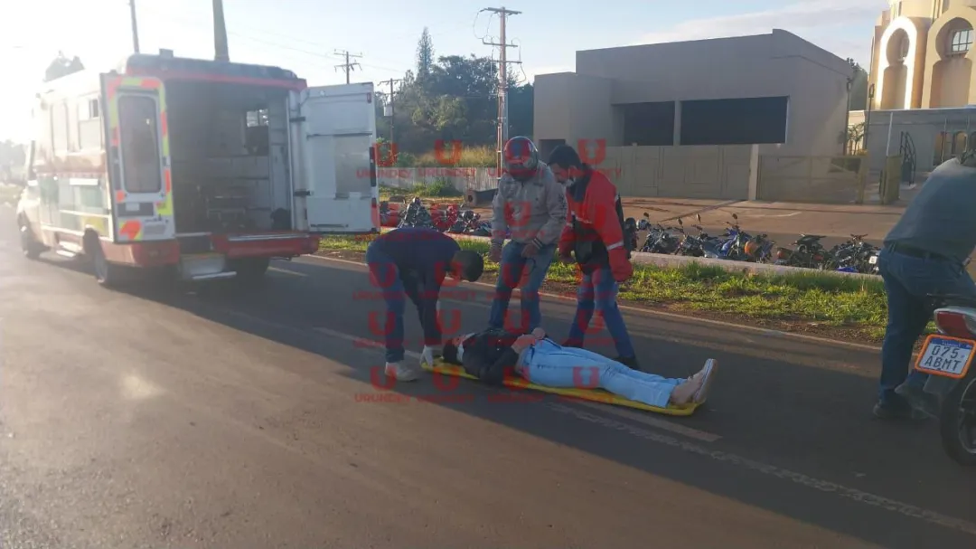 Aceite derramado cerca de la ruta PY05 causa caída de motociclista en Pedro Juan Caballero