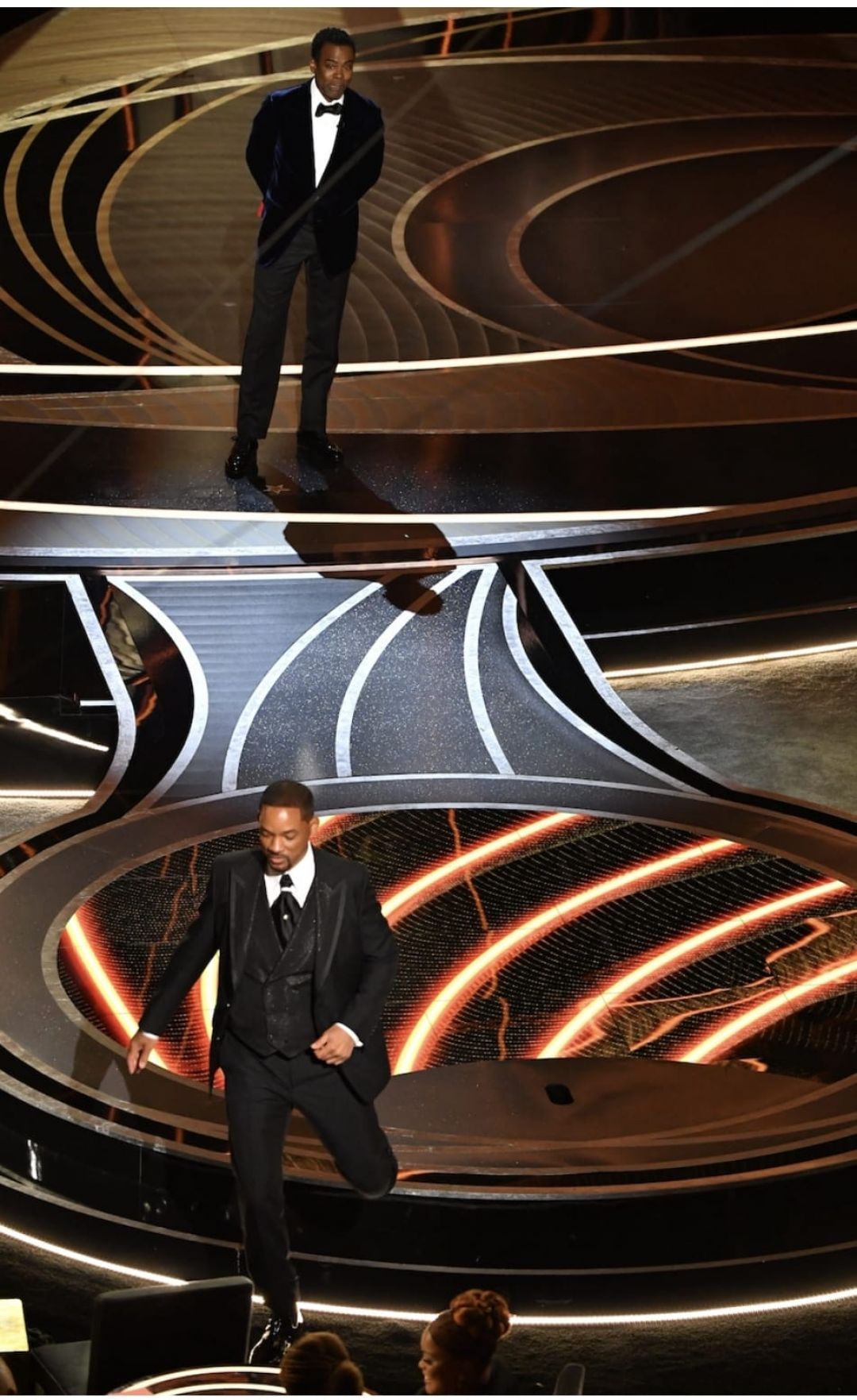 Academia evalúa acciones sobre bofetada de Will Smith a Chris Rock
