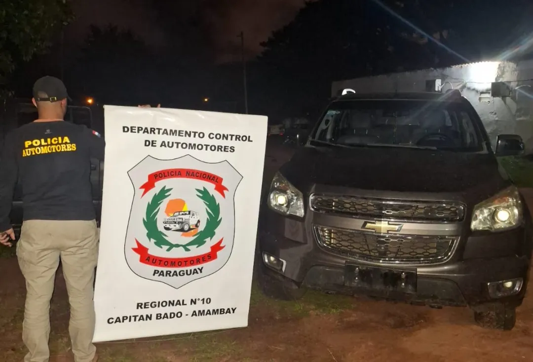 Hallan camioneta robada en Brasil abandonada en Capitán Bado