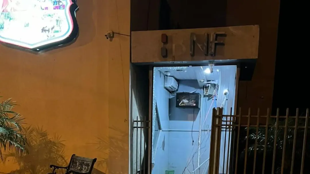 Toma de rehén y robo en Sapucái: Arrancan cajero del BNF y se alzan con más de G. 600 millones