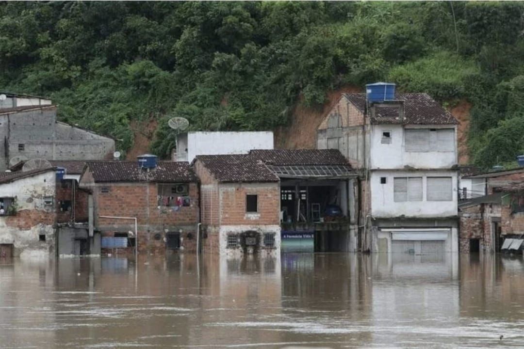 Lluvias dejan 18 muertos en Brasil