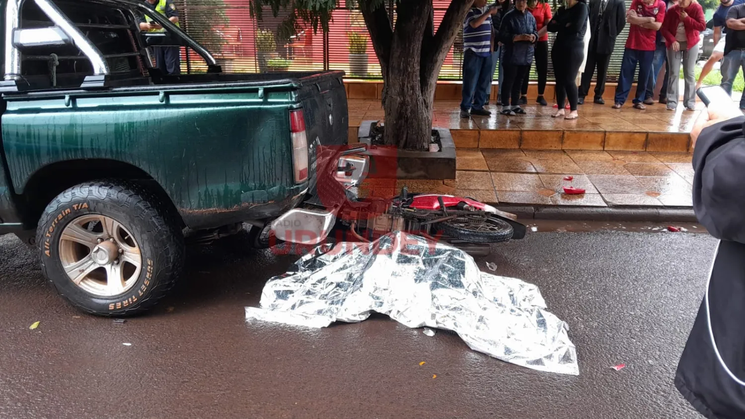 Motociclista fallece tras chocar contra una furgoneta en Pedro Juan Caballero