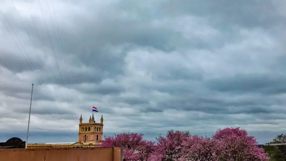Meteorología prevé un jueves fresco a cálido y con lluvias dispersas