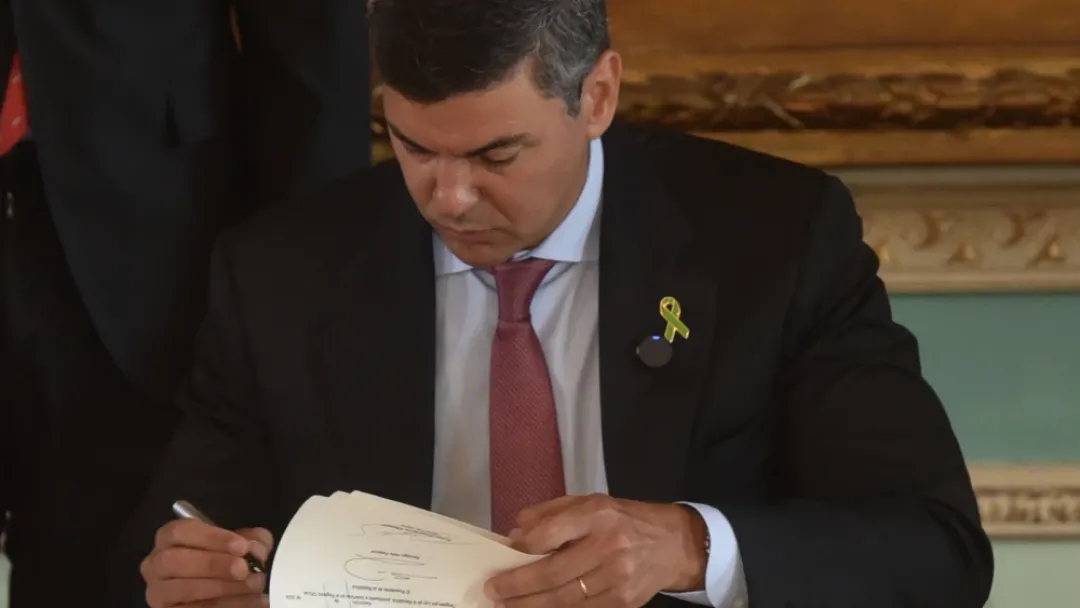 Santiago Peña promulga ley que establece nuevo cálculo para jubilación de aportantes del IPS