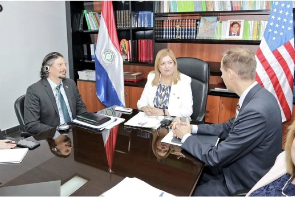 Jefe anticorrupción de EE.UU. se reunió con fiscala general